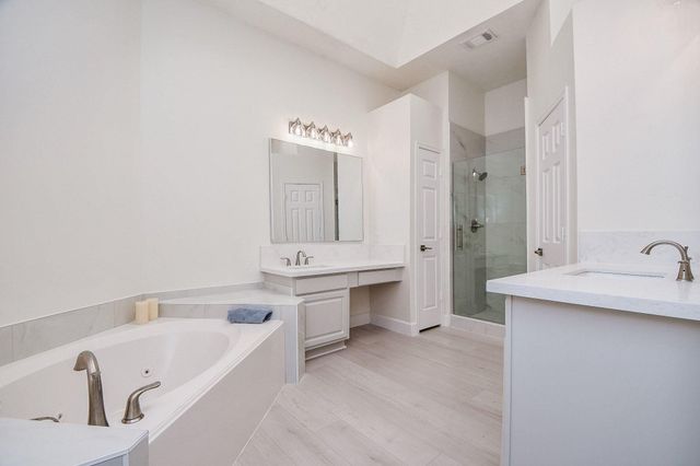 202 Knoll Forest Drive, Sugar Land, TX 77479