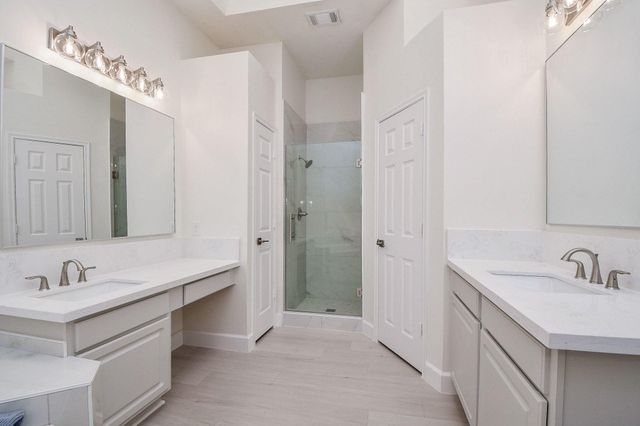 202 Knoll Forest Drive, Sugar Land, TX 77479