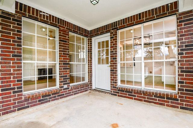 202 Knoll Forest Drive, Sugar Land, TX 77479