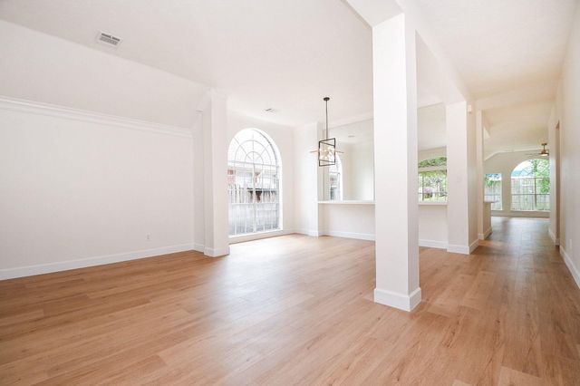 202 Knoll Forest Drive, Sugar Land, TX 77479