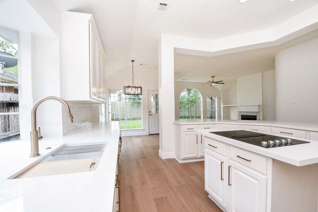 202 Knoll Forest Drive, Sugar Land, TX 77479