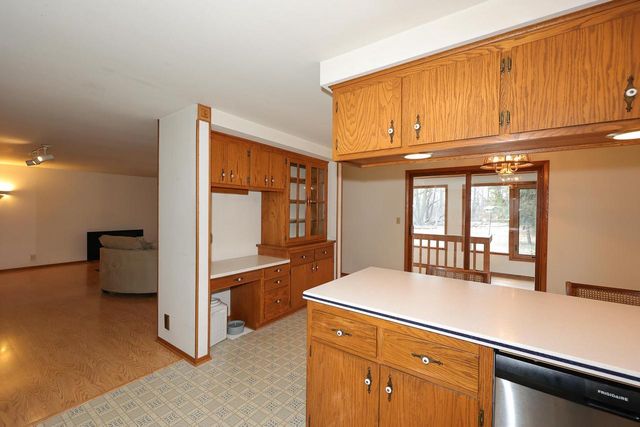 305 E Forest Hill AVENUE, Oak Creek, WI 53154