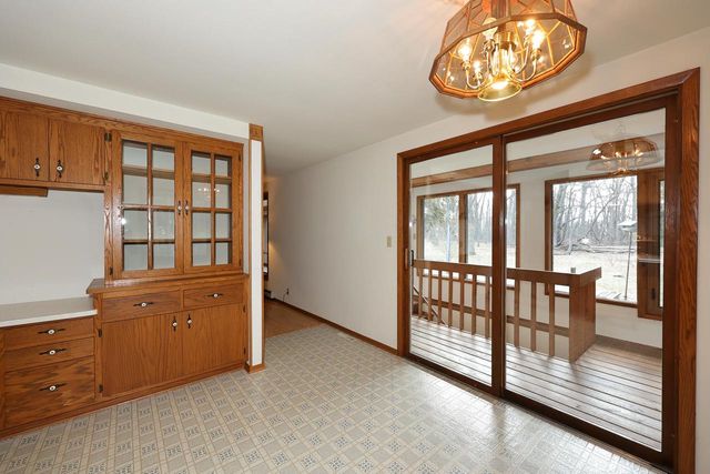 305 E Forest Hill AVENUE, Oak Creek, WI 53154