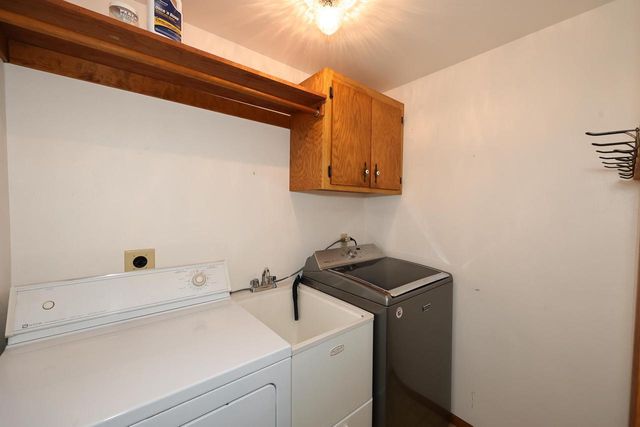 305 E Forest Hill AVENUE, Oak Creek, WI 53154