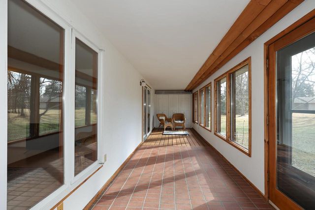 305 E Forest Hill AVENUE, Oak Creek, WI 53154