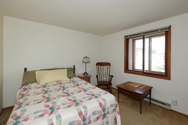 305 E Forest Hill AVENUE, Oak Creek, WI 53154