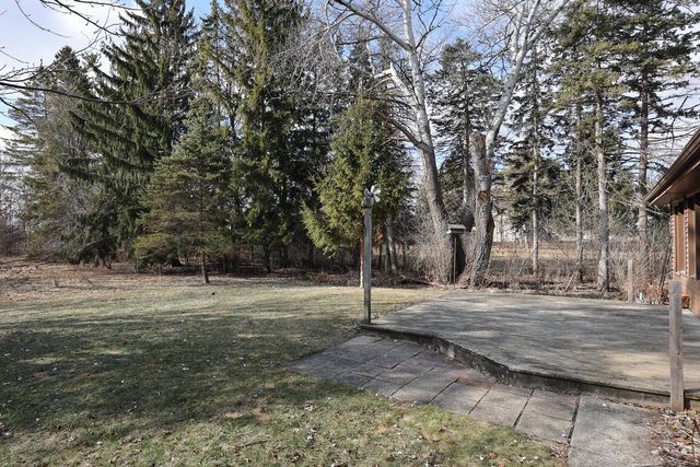 305 E Forest Hill AVENUE, Oak Creek, WI 53154