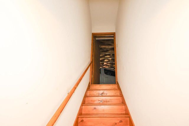 305 E Forest Hill AVENUE, Oak Creek, WI 53154