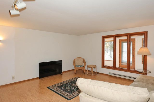 305 E Forest Hill AVENUE, Oak Creek, WI 53154