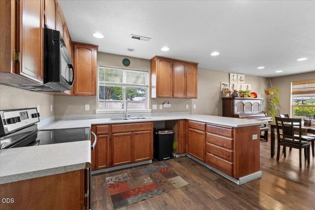 669 Karic Way, Eagle Point, OR 97524
