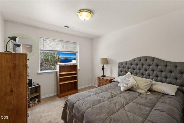 669 Karic Way, Eagle Point, OR 97524