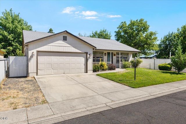669 Karic Way, Eagle Point, OR 97524