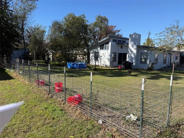 508 N Boundary ST, Burnet, TX 78611