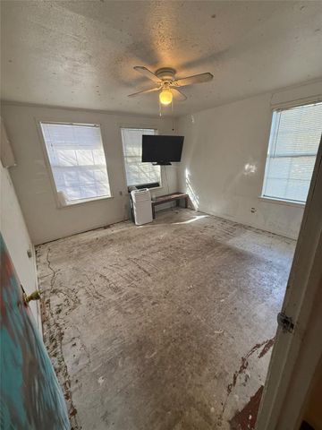 508 N Boundary ST, Burnet, TX 78611