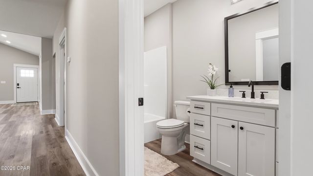 720 School Avenue, Panama City, FL 32401