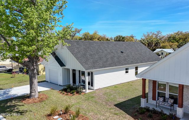 720 School Avenue, Panama City, FL 32401