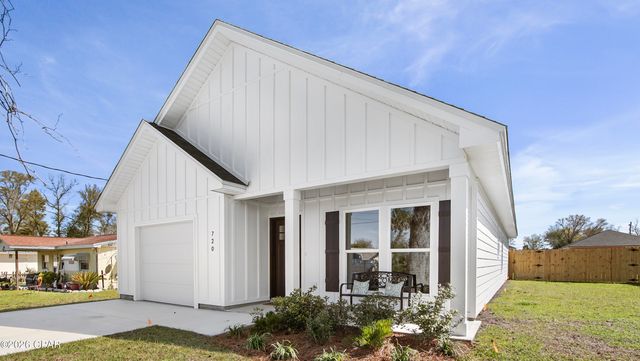 720 School Avenue, Panama City, FL 32401