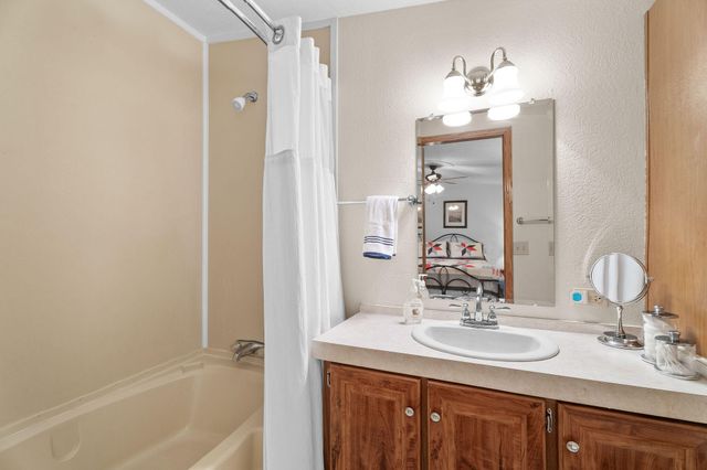 32 Ledgestone Road, Shell Knob, MO 65747