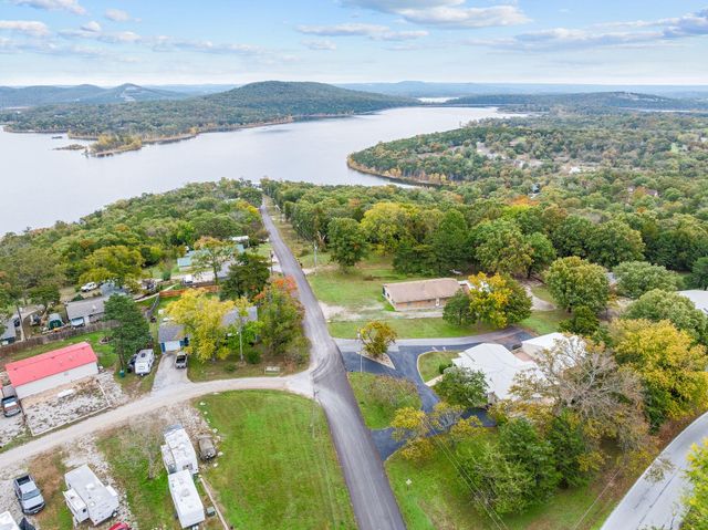 32 Ledgestone Road, Shell Knob, MO 65747