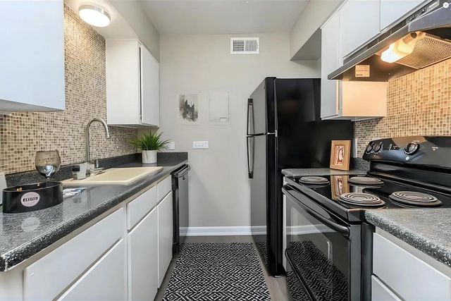 3001 Jane LN 302, Haltom City, TX 76117