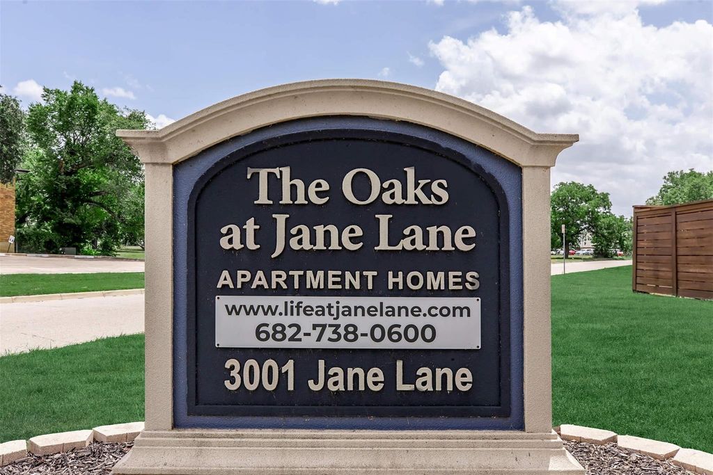 3001 Jane LN 302, Haltom City, TX 76117