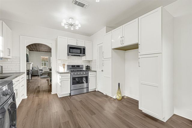 1136 Algregg Street, Houston, TX 77009