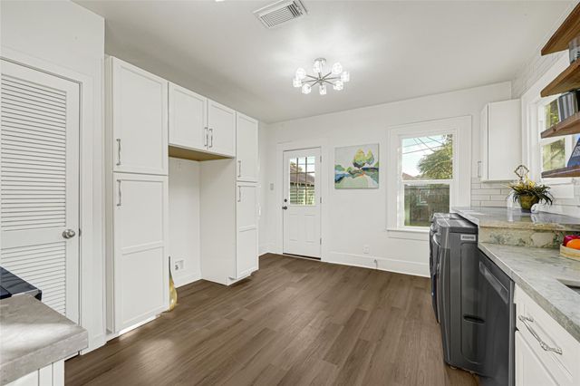 1136 Algregg Street, Houston, TX 77009