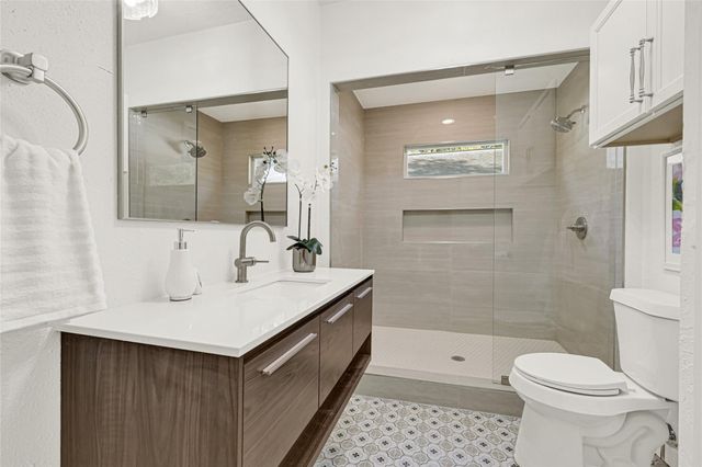 1136 Algregg Street, Houston, TX 77009