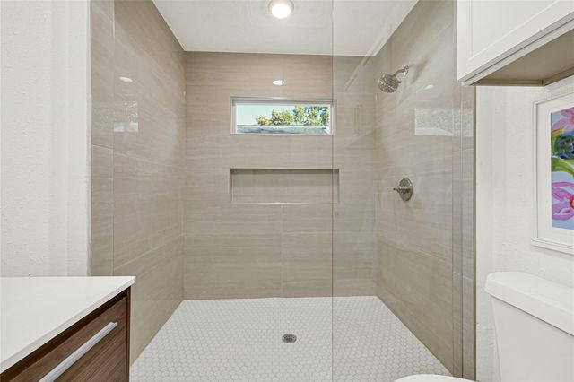 1136 Algregg Street, Houston, TX 77009