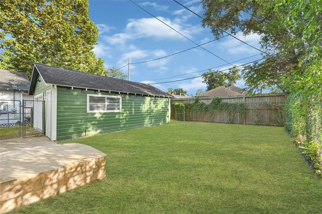1136 Algregg Street, Houston, TX 77009
