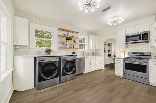 1136 Algregg Street, Houston, TX 77009