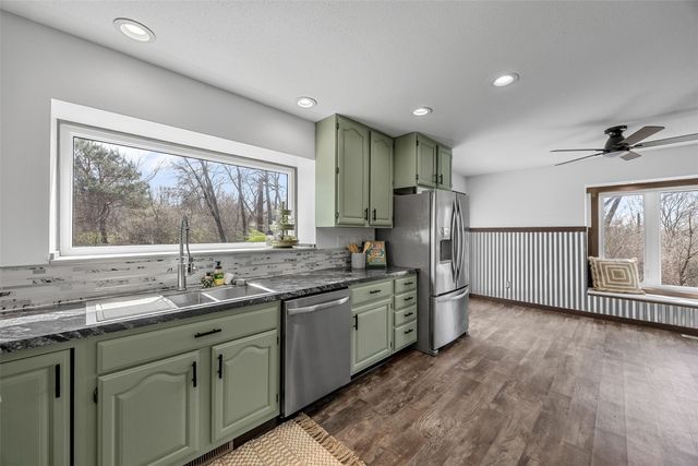 5750 J Street SW, Cedar Rapids, IA 52404