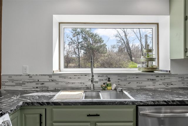 5750 J Street SW, Cedar Rapids, IA 52404