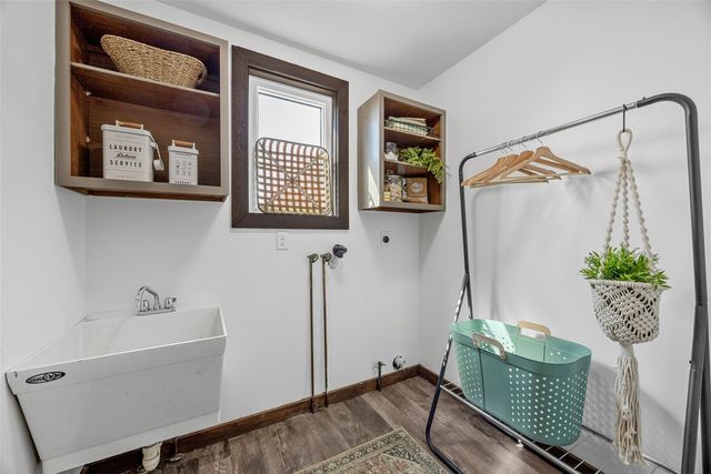 5750 J Street SW, Cedar Rapids, IA 52404