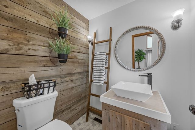 5750 J Street SW, Cedar Rapids, IA 52404