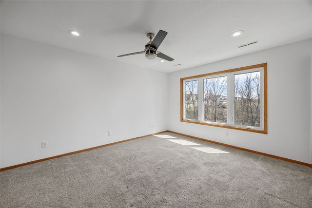 5750 J Street SW, Cedar Rapids, IA 52404