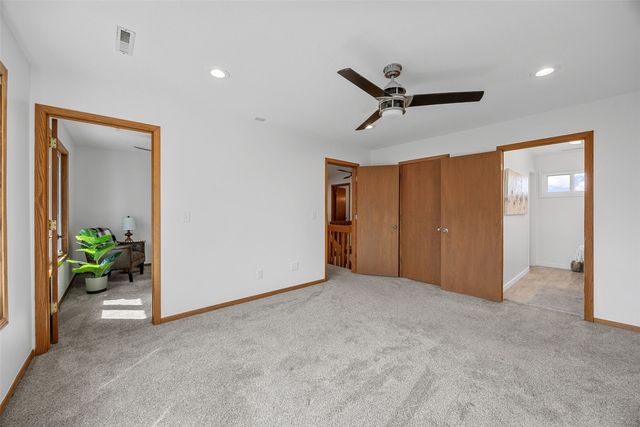 5750 J Street SW, Cedar Rapids, IA 52404