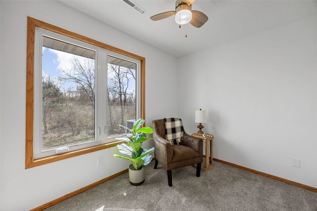 5750 J Street SW, Cedar Rapids, IA 52404