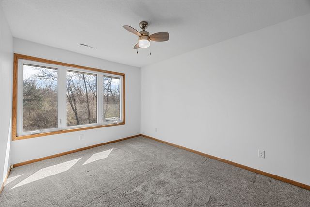 5750 J Street SW, Cedar Rapids, IA 52404