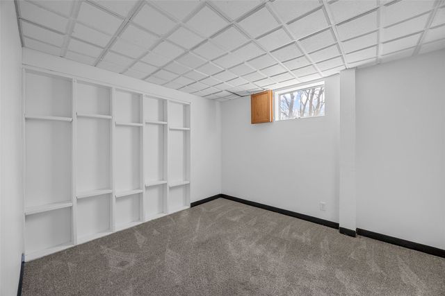 5750 J Street SW, Cedar Rapids, IA 52404