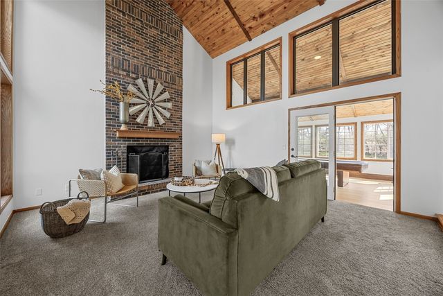 5750 J Street SW, Cedar Rapids, IA 52404