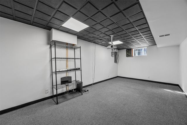 5750 J Street SW, Cedar Rapids, IA 52404