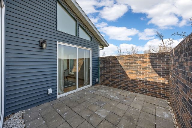 5750 J Street SW, Cedar Rapids, IA 52404