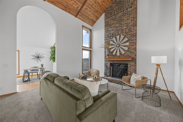 5750 J Street SW, Cedar Rapids, IA 52404