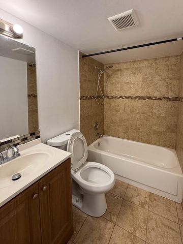 4166 Inverrary Drive 104, Lauderhill, FL 33319
