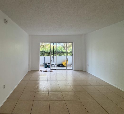 4166 Inverrary Drive 104, Lauderhill, FL 33319