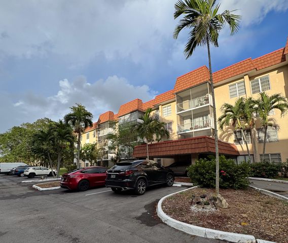 4166 Inverrary Drive 104, Lauderhill, FL 33319