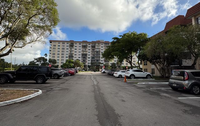 4166 Inverrary Drive 104, Lauderhill, FL 33319