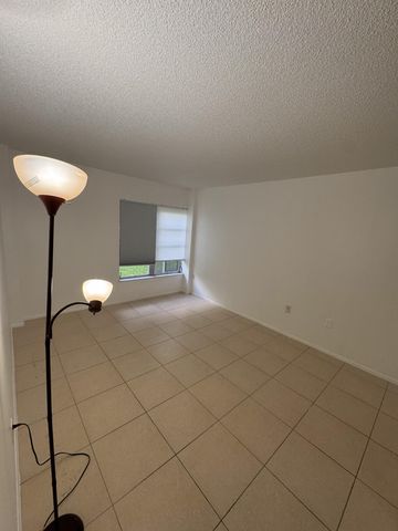 4166 Inverrary Drive 104, Lauderhill, FL 33319