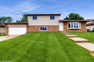 506 Stratford Lane, Schererville, IN 46375
